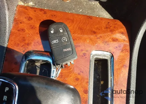 2013 Chrysler 300 Motown из США, поврежденный, VIN 2C3CCAAG1DH657045